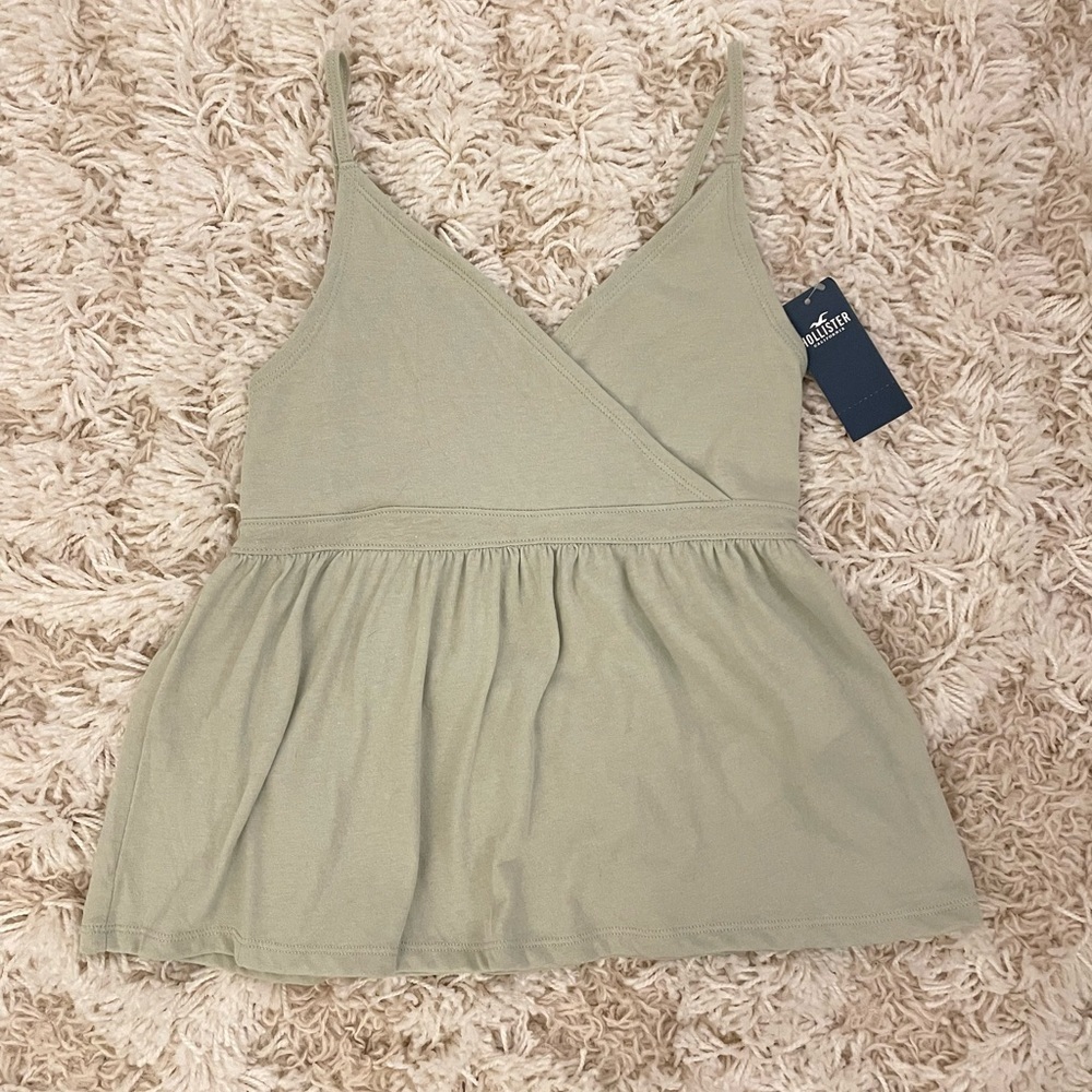 NWT Hollister Women’s Size XS Green Tank Top